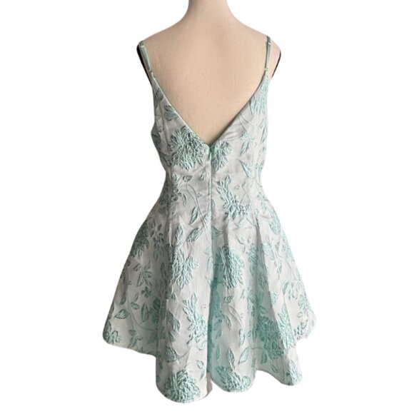 LE CHATEAU GORGEOUS BLUE BROCADE DRESS, SZ. L - Picture 4 of 11